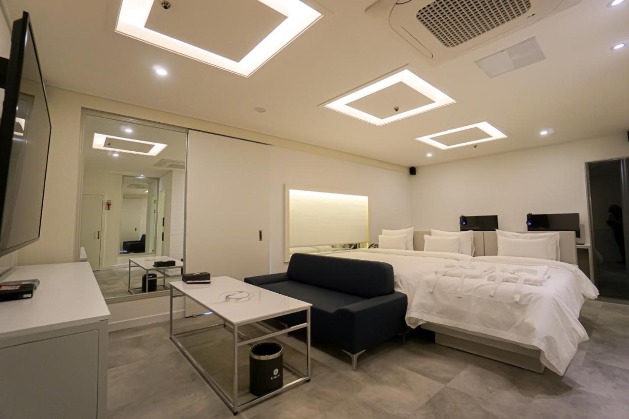 Ekklim Classic Hotel Pyeongtaek Εξωτερικό φωτογραφία